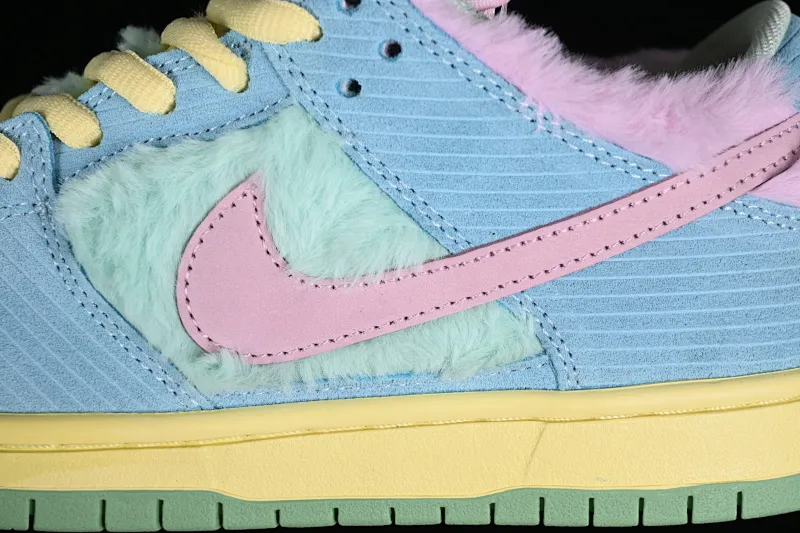 All Categories Nk SB Dunk Series Nk SB Dunk Low Low-top sneakers C version Verdy x Nk SB Dunk Low "Visty" joint model SB low-top casual sneakers FN6040-400